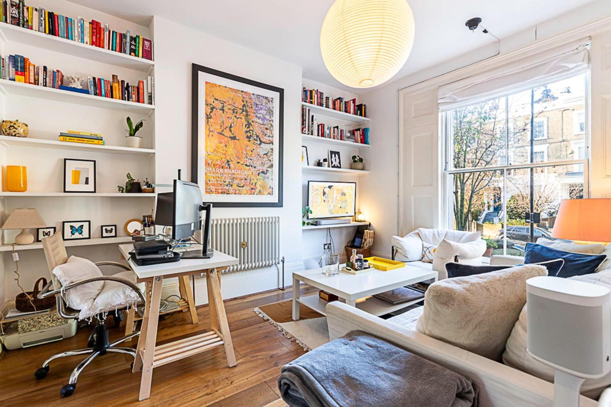 Colourful And Cosy In De Beauvoir Town Londen