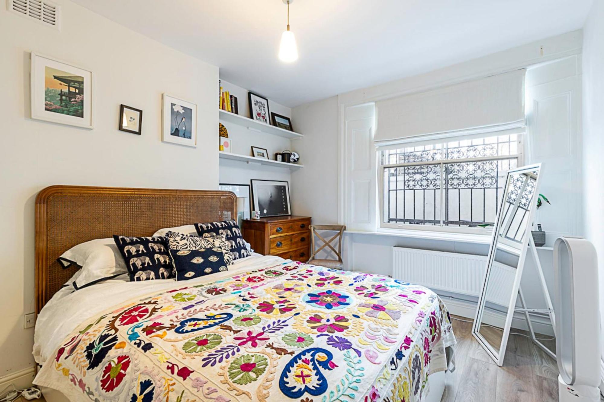Colourful And Cosy In De Beauvoir Town Londen